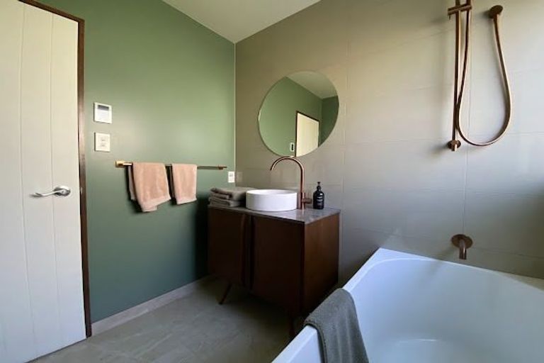 Photo of property in 14 Utuhina Road, Springfield, Rotorua, 3015