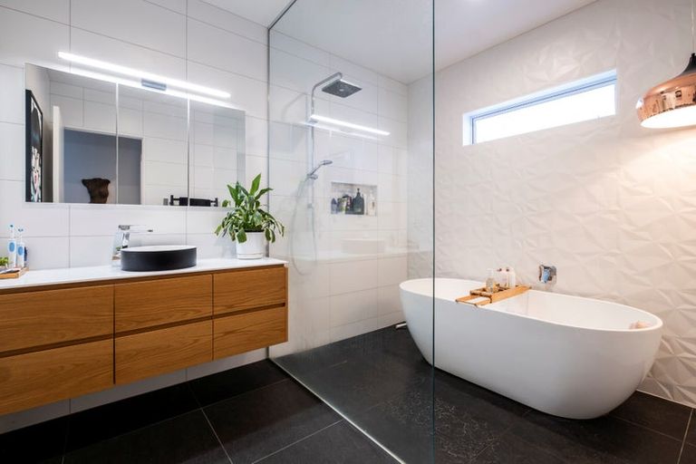 Photo of property in 31 Simla Crescent, Khandallah, Wellington, 6035