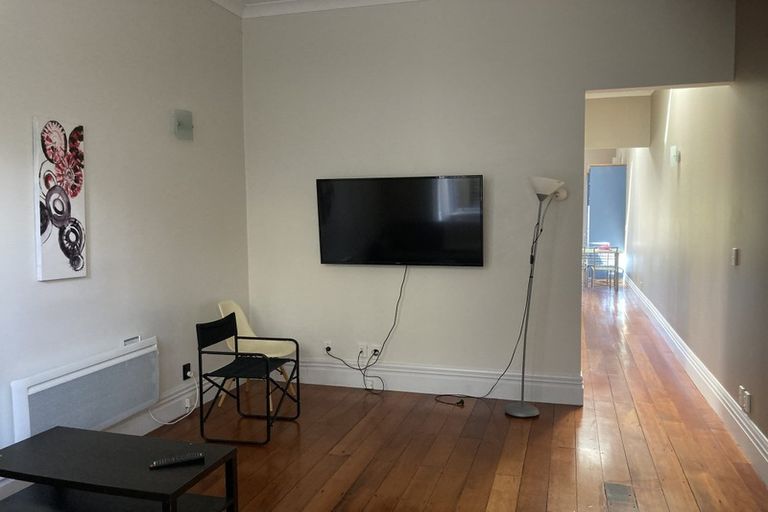 Photo of property in 145 Tasman Street, Mount Cook, Wellington, 6021