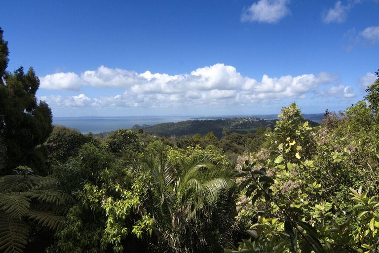 Photo of property in 272 Shaw Road, Titirangi, Auckland, 0604