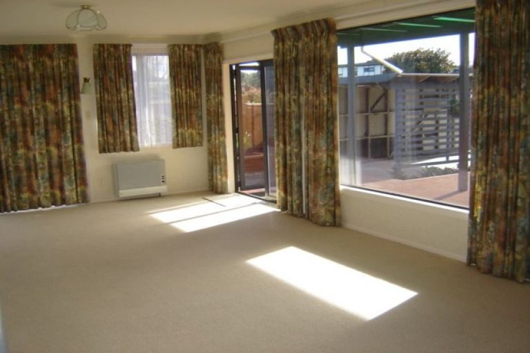 Photo of property in 9 Hohiria Street, Waikanae Beach, Waikanae, 5036