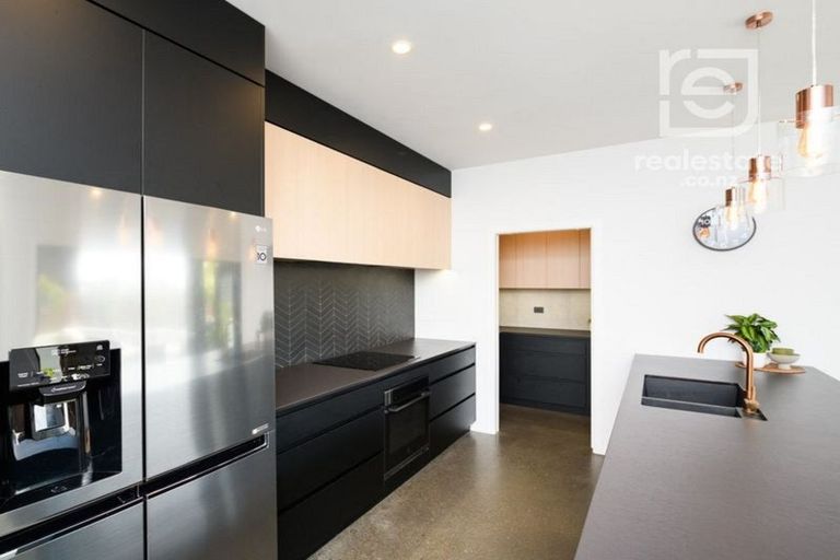 Photo of property in 35 Freedom Drive, Kelvin Grove, Palmerston North, 4414