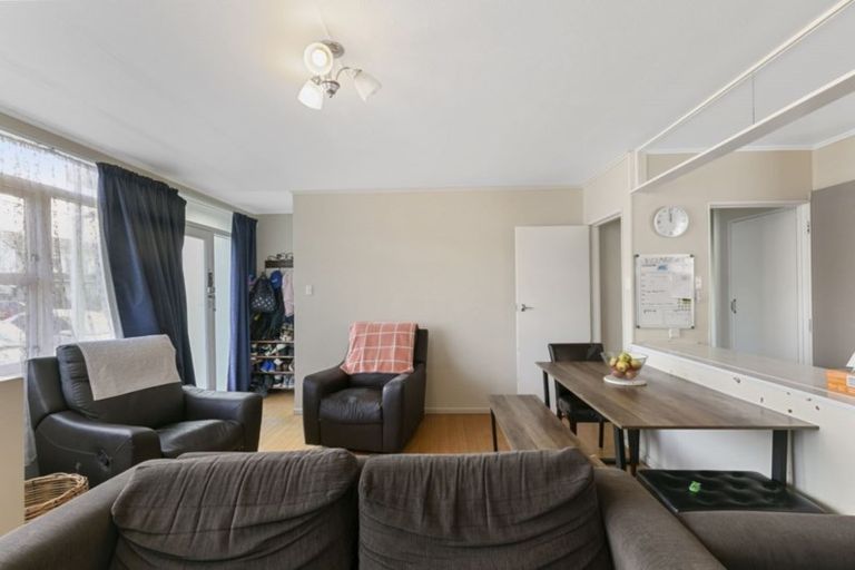 Photo of property in 55u7 Apu Crescent, Lyall Bay, Wellington, 6022