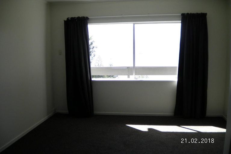 Photo of property in 2/82 Barnard Street, Wadestown, Wellington, 6012