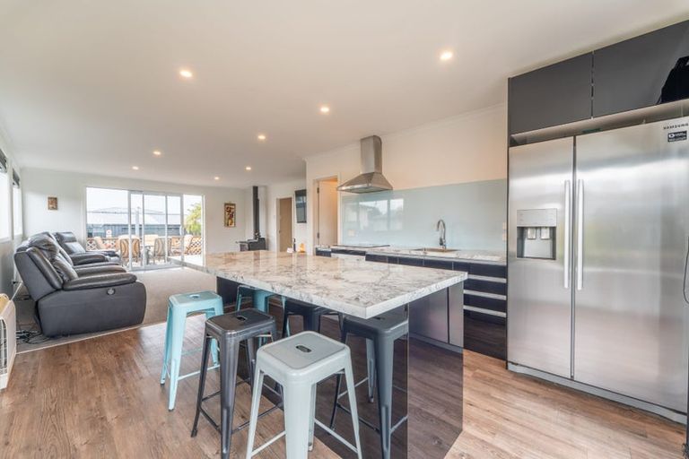 Photo of property in 21 Weston Road, Holmes Hill, Oamaru, 9401