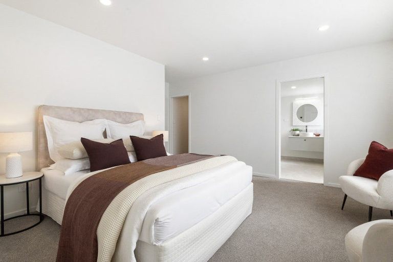 Photo of property in 1 William Bond Street, Stanley Point, Auckland, 0624