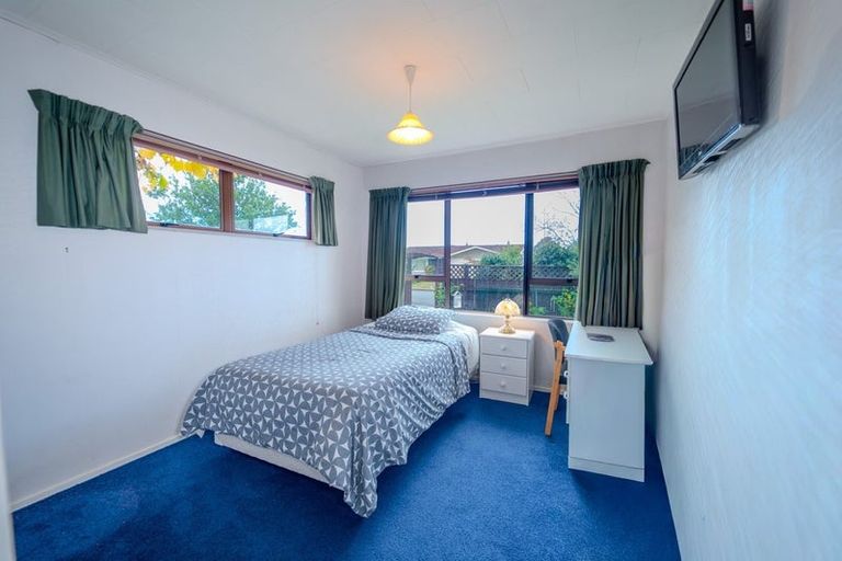 Photo of property in 28 Trigg Crescent, Taradale, Napier, 4112