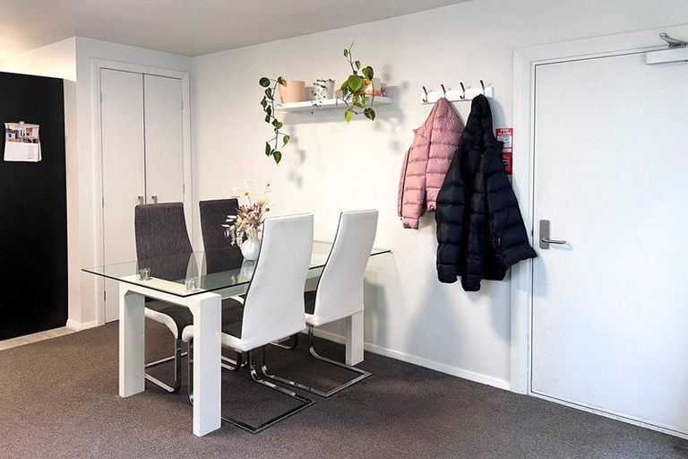 Photo of property in 28a Maclaggan Street, Dunedin Central, Dunedin, 9016
