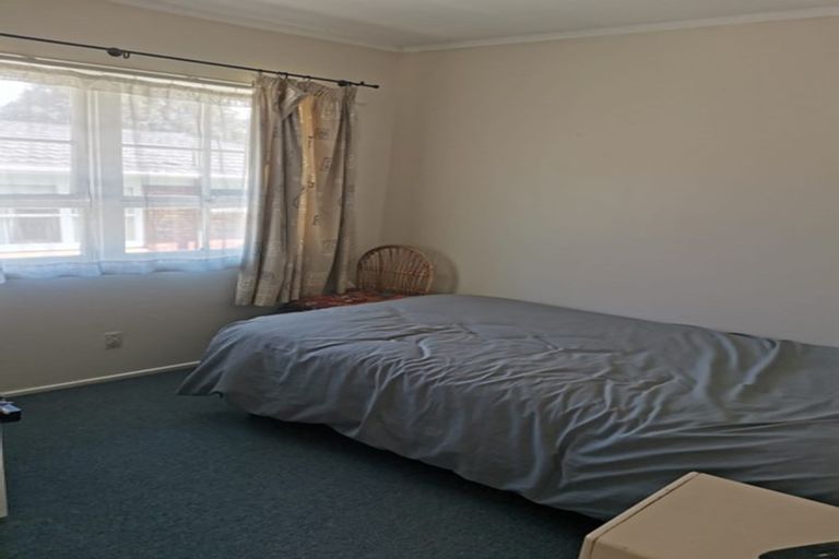 Photo of property in 14 Ellice Road, Totara Vale, Auckland, 0629