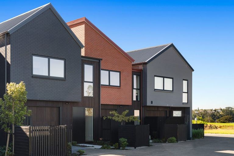 Photo of property in 26 Campbell Place, Marton, 4710