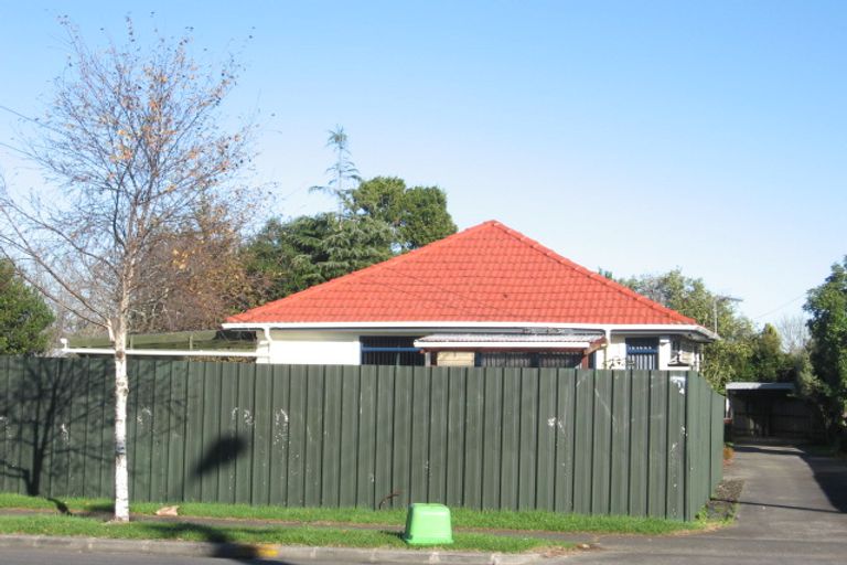 Photo of property in 214a Russell Road, Manurewa, Auckland, 2102