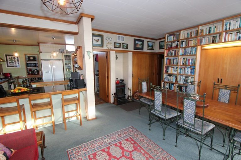 Photo of property in 402 Porangahau Road, Waipukurau, 4282