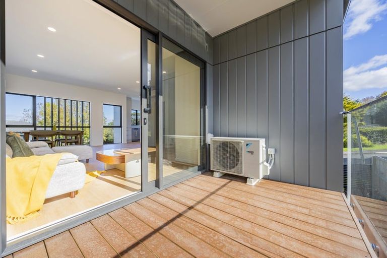 Photo of property in 24a Gladys Avenue, Glenfield, Auckland, 0629