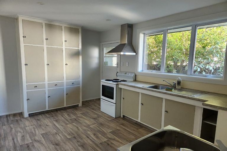 Photo of property in 105 Memorial Avenue, Burnside, Christchurch, 8053