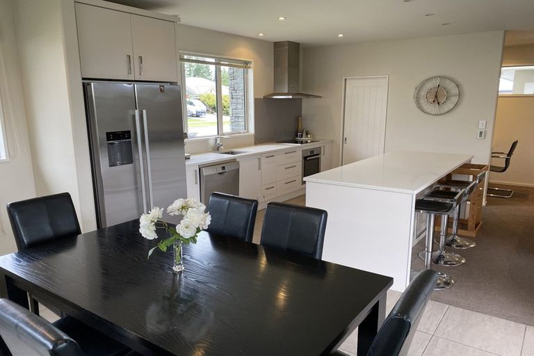 Photo of property in 52 Huntingdon Drive, Rangiora, 7400