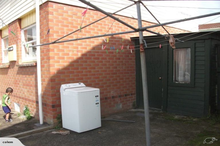 Photo of property in Oberon Flats, 48a Merton Street, Trentham, Upper Hutt, 5018