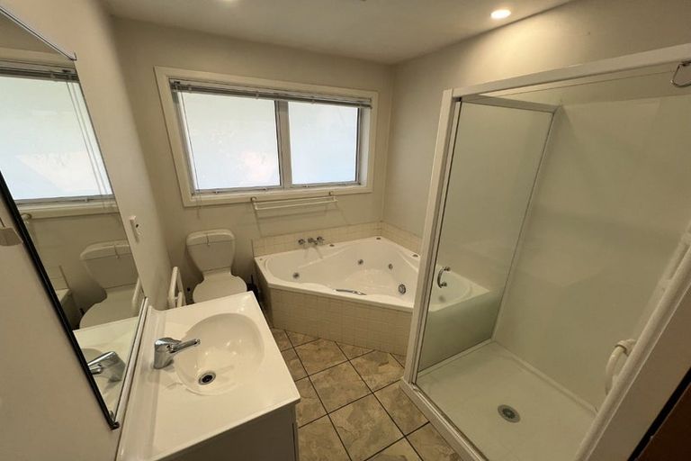 Photo of property in 229 Grahams Road, Burnside, Christchurch, 8053