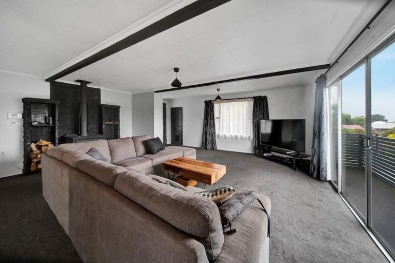 Photo of property in 7 Kowhai Street, Hawera, 4610