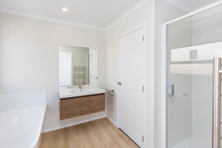 Photo of property in 63a Golders Road, Elderslea, Upper Hutt, 5018