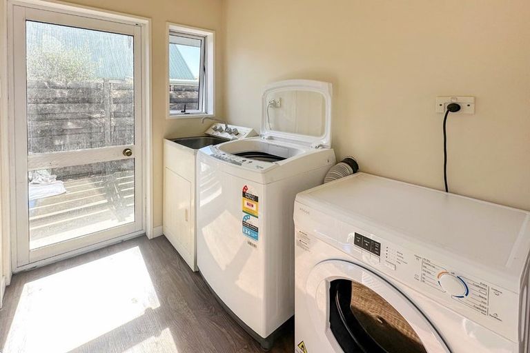 Photo of property in 72 Avonhead Road, Avonhead, Christchurch, 8042