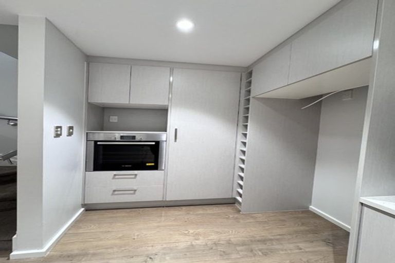 Photo of property in 13 Meritage Lane, Te Atatu South, Auckland, 0610