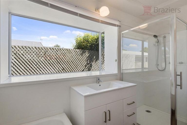 Photo of property in 40 Peer Street, Upper Riccarton, Christchurch, 8041