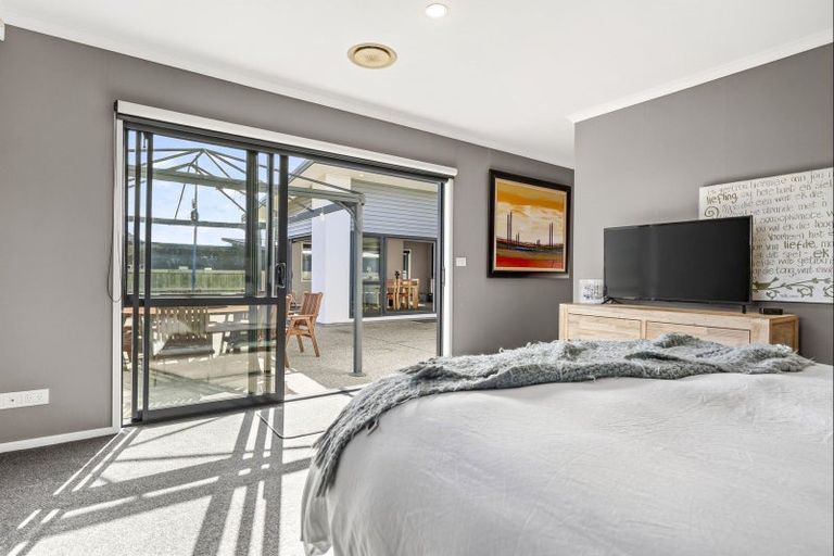 Photo of property in 7 Centre Crescent, Wanaka, 9305