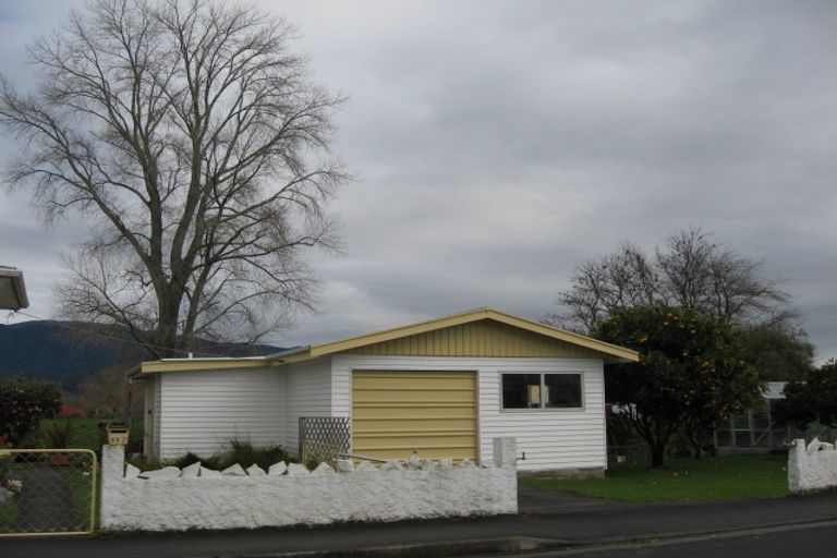 Photo of property in 117 Commercial Street, Takaka, 7110