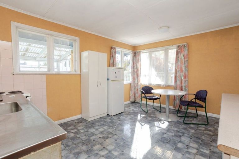 Photo of property in 5 Empire Street, Dannevirke, 4930