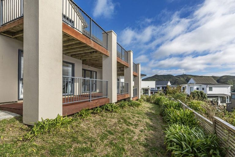Photo of property in 17 Landsdowne Terrace, Karori, Wellington, 6012