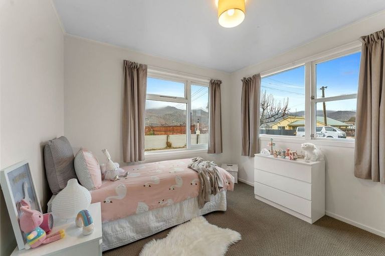 Photo of property in 32 Monaghan Street, Cromwell, 9310