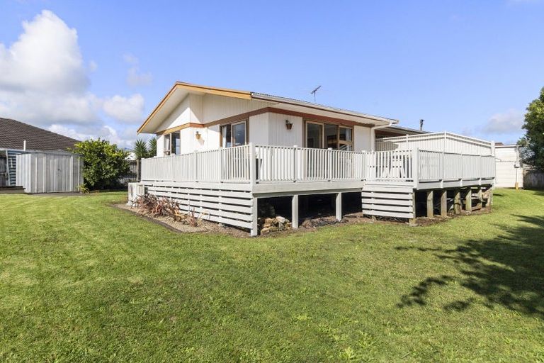 Photo of property in 46 Sandspit Road, Waiuku, 2123