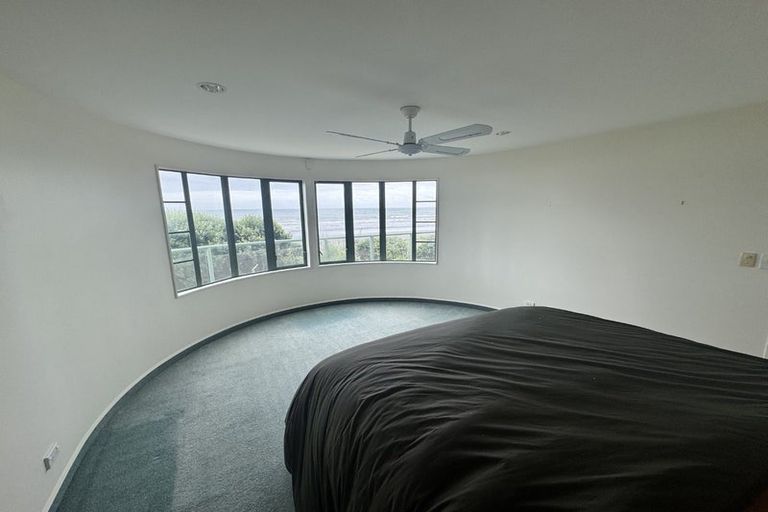 Photo of property in 69 Field Way, Waikanae Beach, Waikanae, 5036