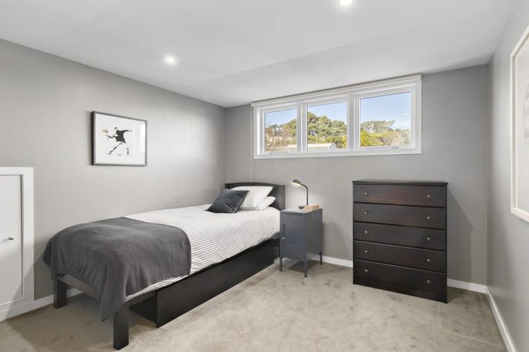 Photo of property in 17 West Road, Northland, Wellington, 6012