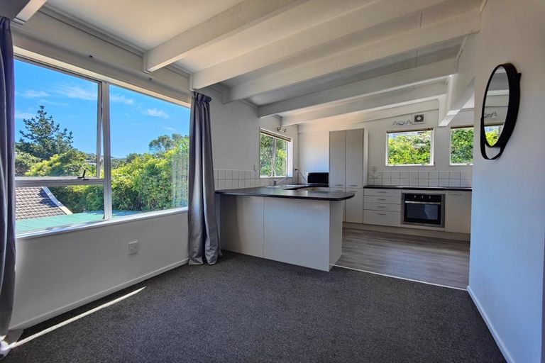 Photo of property in 5a Robert Street, Newlands, Wellington, 6037