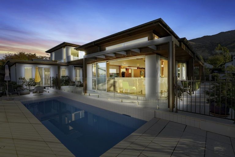 Photo of property in 31 Old Station Avenue, Wanaka, 9305