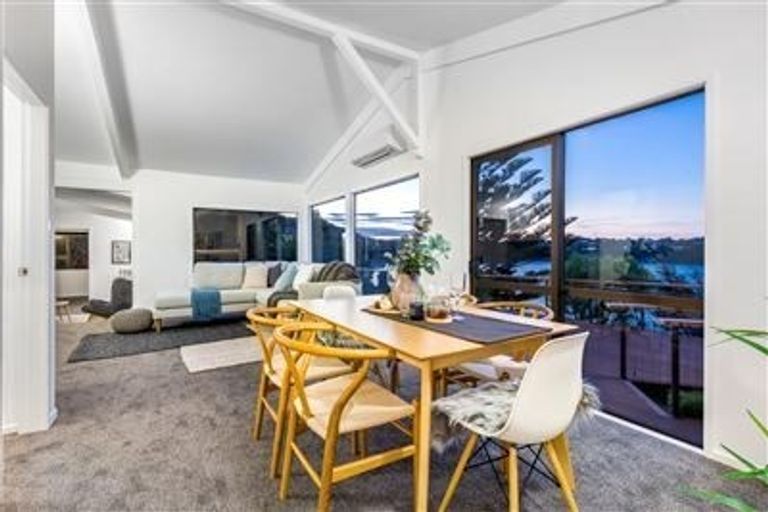 Photo of property in 16 Leeward Drive, Whitby, Porirua, 5024