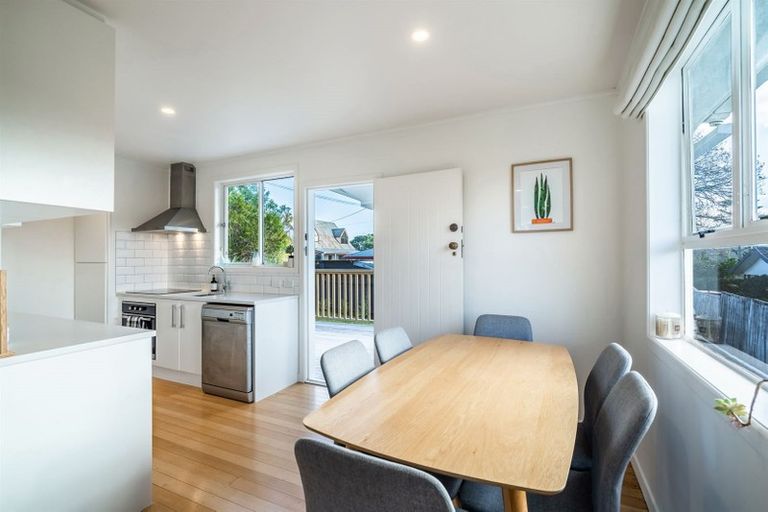 Photo of property in 1/8 Lancaster Road, Beach Haven, Auckland, 0626