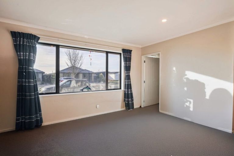 Photo of property in 42 Whakatipu Street, Pegasus, 7612
