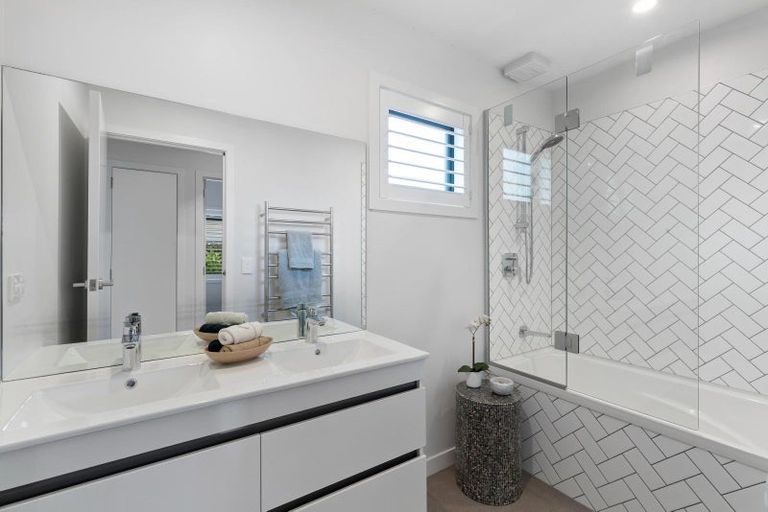 Photo of property in 11 Glenfiddich Road, Jacks Point, Queenstown, 9371