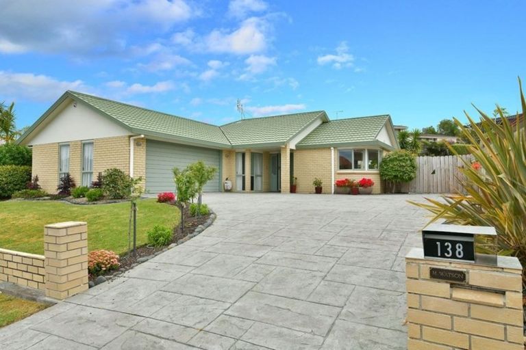 Photo of property in 138 Lakeside Drive, Orewa, 0931