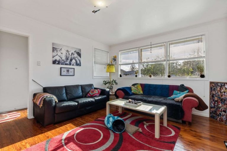 Photo of property in 87a Tidal Road, Mangere, Auckland, 2022