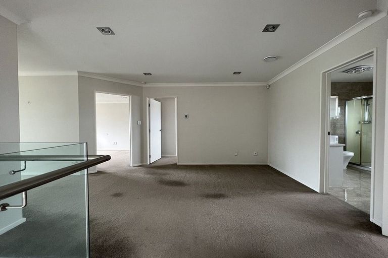 Photo of property in 16 Kira Road, Flat Bush, Auckland, 2016