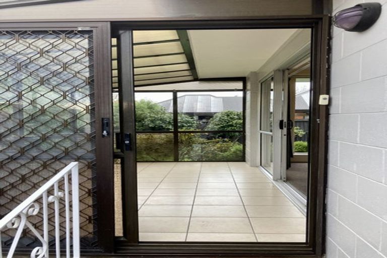Photo of property in 50 Chipping Lane, Redwood, Christchurch, 8051