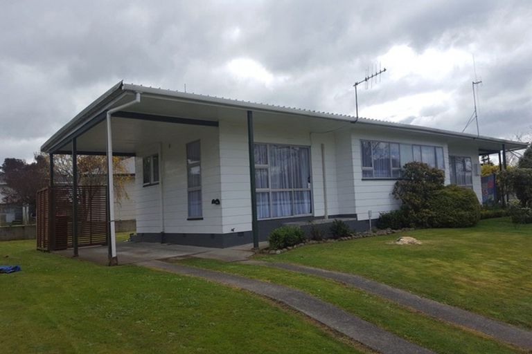 Photo of property in 145 Ruamahanga Crescent, Terrace End, Palmerston North, 4410