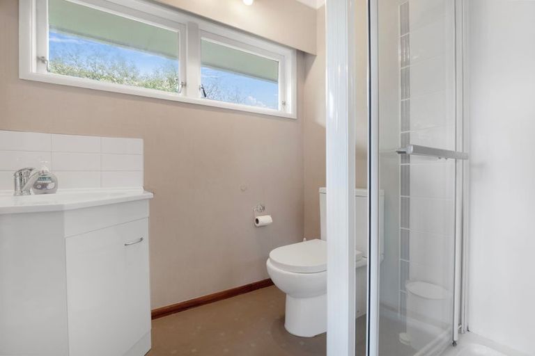 Photo of property in 12 Racecourse Road, Waiuku, 2123