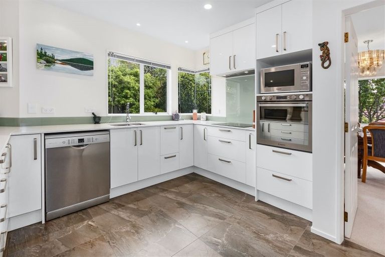 Photo of property in 9 Lanyon Place, Whitby, Porirua, 5024