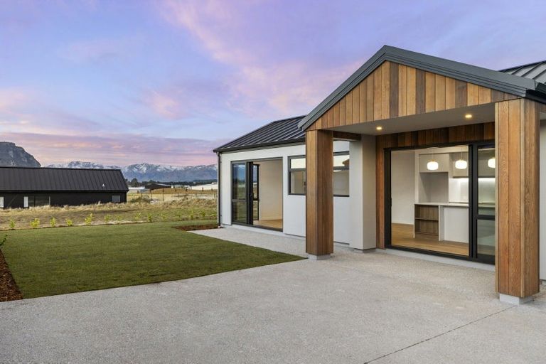 Photo of property in 14a Marjon Drive, Wanaka, 9305