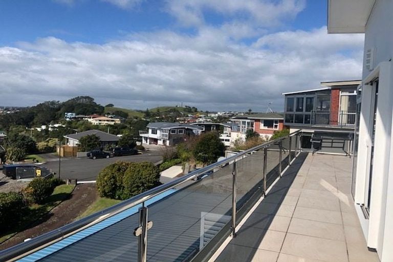 Photo of property in 1/14 Findlay Street, Moturoa, New Plymouth, 4310