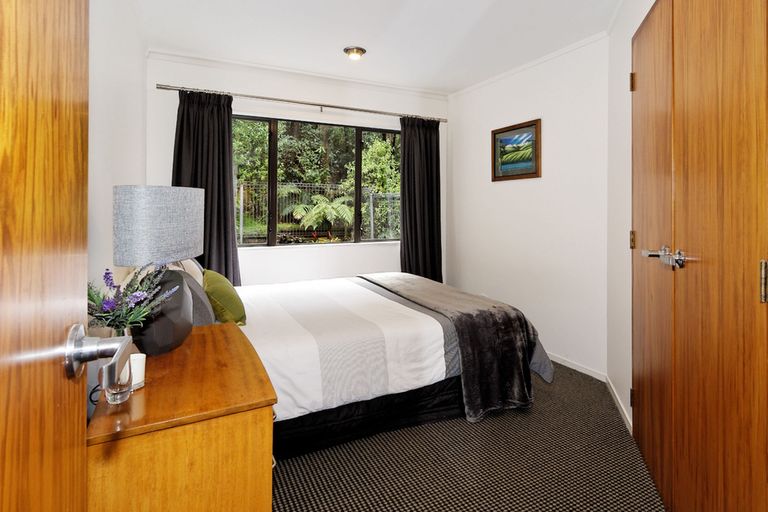 Photo of property in 272 Shaw Road, Titirangi, Auckland, 0604